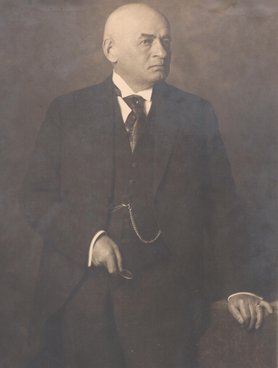 Dr. Georg Strutz Dr. Georg Strutz